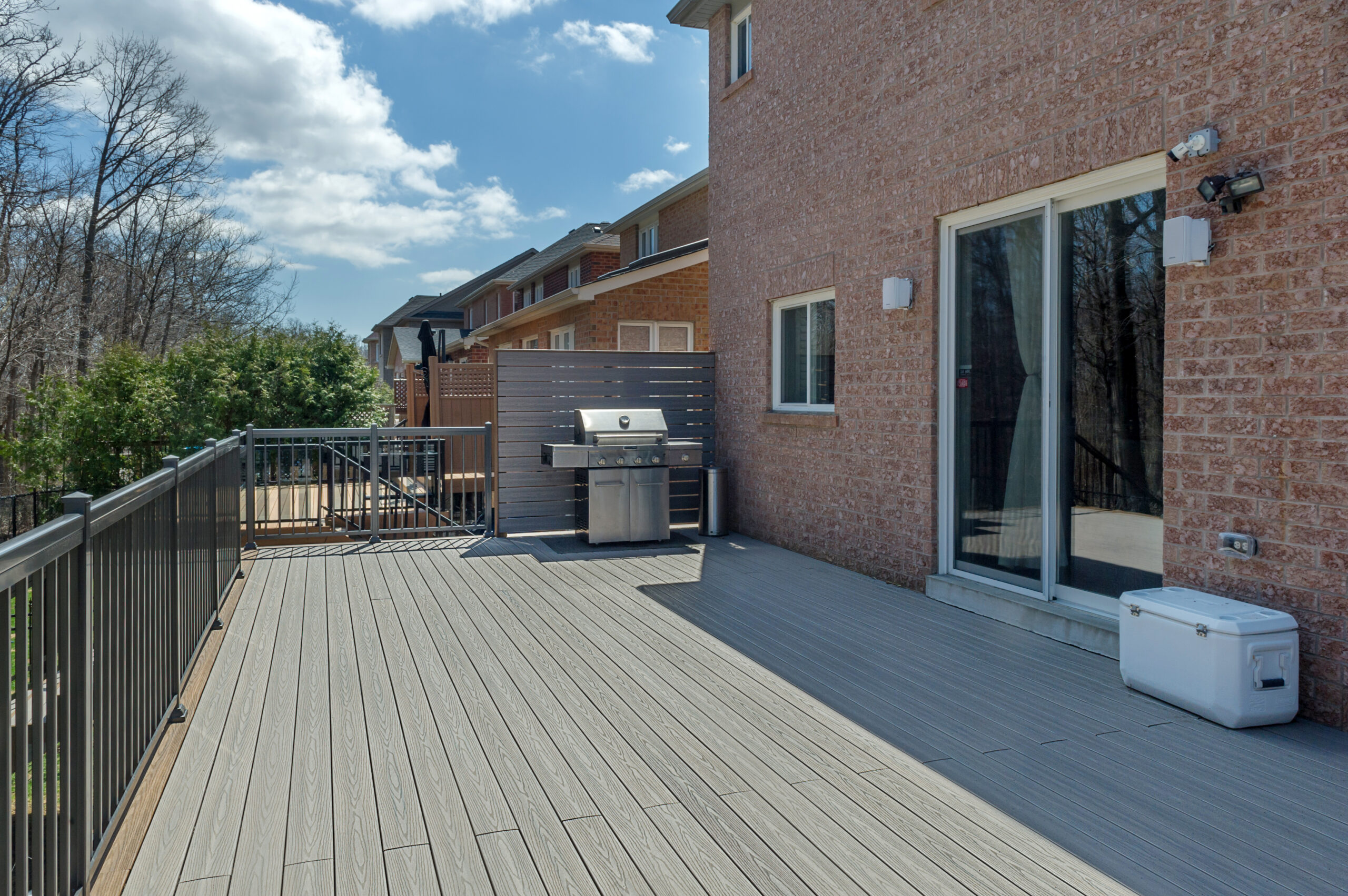 Decks in Missisauga fiberon composite