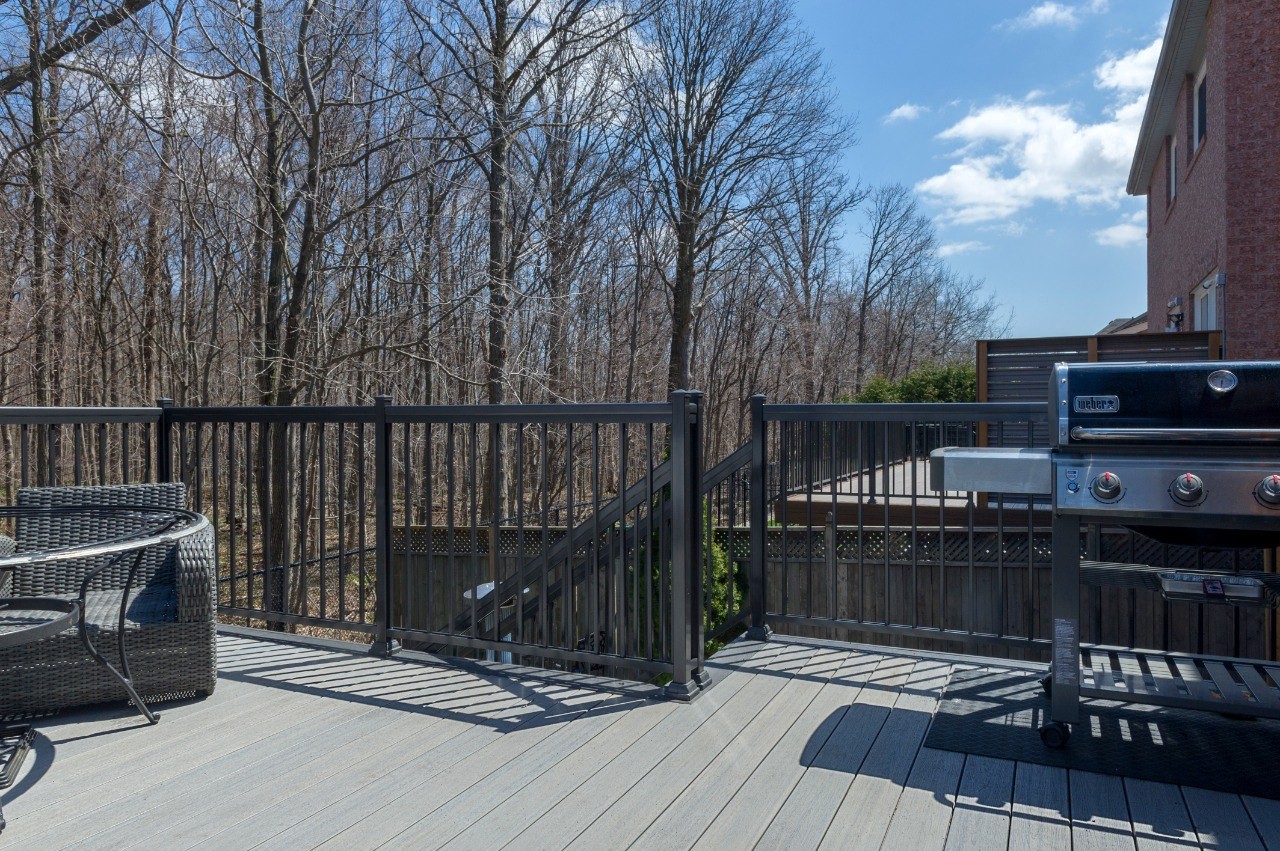 Backyard FIBERON DECK Builder contractor delta decks toronto